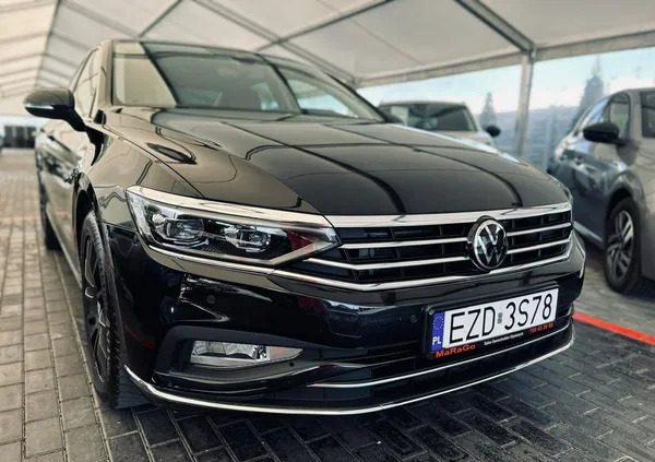 volkswagen passat witkowo Volkswagen Passat cena 99900 przebieg: 130000, rok produkcji 2020 z Witkowo